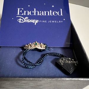 Disney Enchanted Tinker Bell Ring. Size 7. Two tone. Stars & crescent moons.